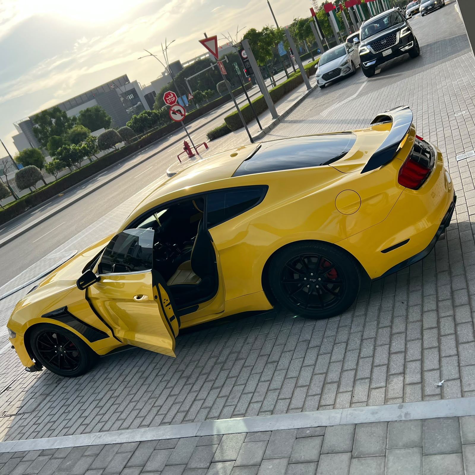 Gelb Ford Mustang EcoBoost Premium Fastback 2018